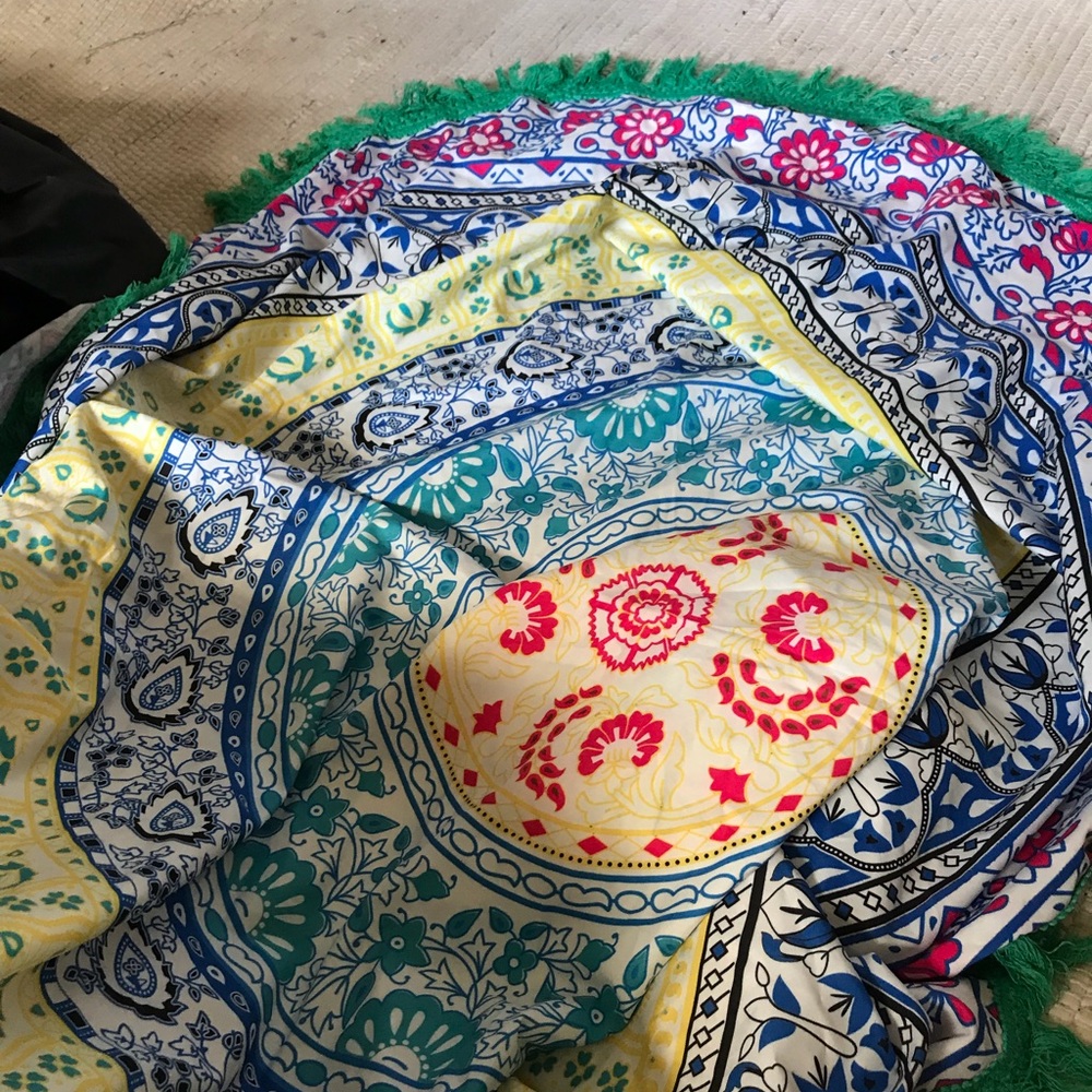 4’8 Multi colored circle Tapestry!